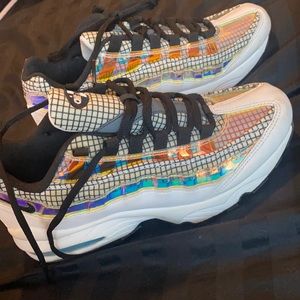 Colored air maxes barely warn